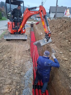 Pokablitev dela električne napeljave pri PGD Podsmreka